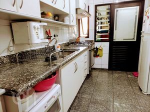 Image 9 - 447920