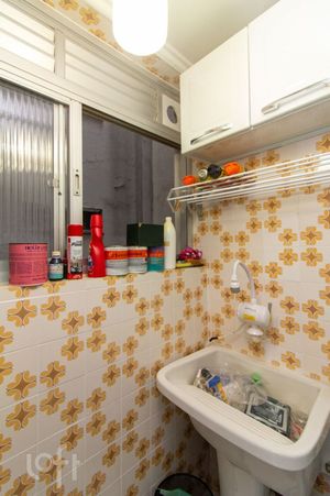 Image 6 - 448006