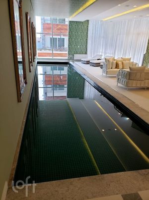 Image 32 - 448570