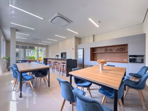 Image 14 - 448652