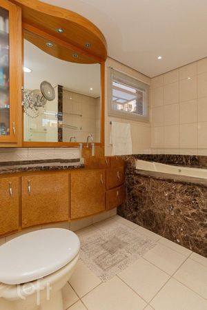 Image 18 - 452295