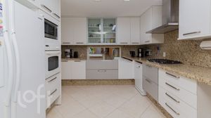 Image 12 - 452295