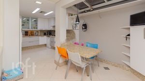 Image 16 - 452295