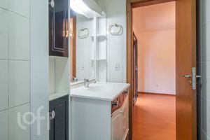 Image 32 - 452579