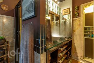 Image 17 - 454953