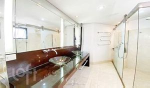 Image 19 - 455896