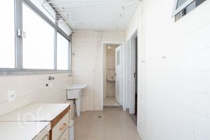 Image 24 - 456943