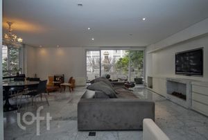 Image 17 - 458813