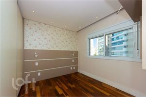 Image 15 - 462572