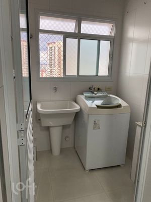 Image 11 - 466311