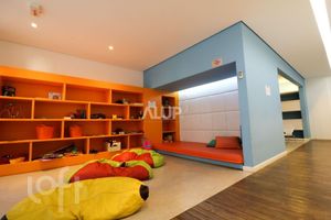 Image 30 - 472541