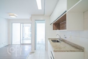 Image 18 - 472541