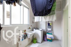 Image 19 - 474376