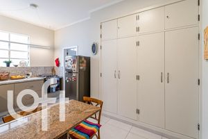 Image 18 - 474376