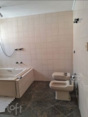 Image 8 - 474392