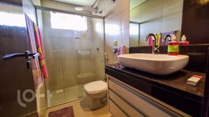 Image 6 - 475999