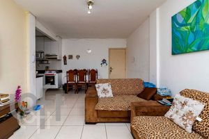 Image 17 - 478315