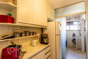 Image 10 - 481118