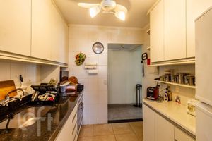 Image 12 - 481118
