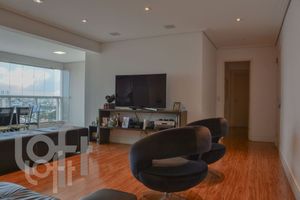 Image 37 - 486724