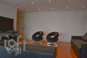 Image 19 - 486724