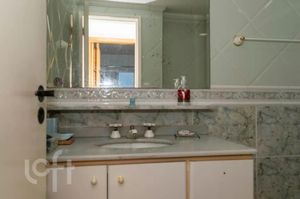 Image 11 - 486876