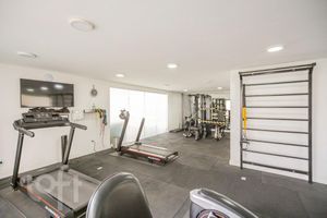 Image 19 - 487185