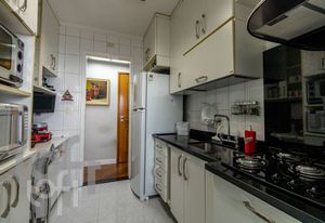 Image 24 - 488138