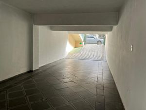 Image 22 - 488692