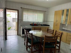 Image 8 - 488692