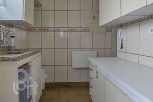 Image 19 - 489151