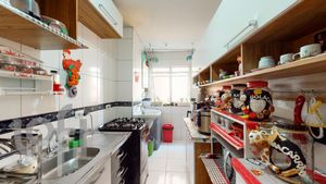 Image 10 - 489155