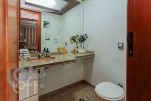Image 1 - 490378