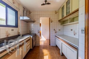 Image 11 - 491540