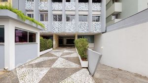 Image 7 - 491698