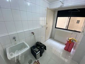 Image 11 - 491880