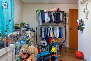 Image 8 - 492339