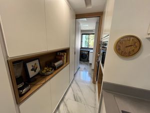 Image 34 - 497947