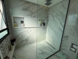 Image 19 - 497947