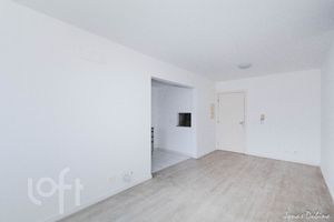 Image 3 - 499565