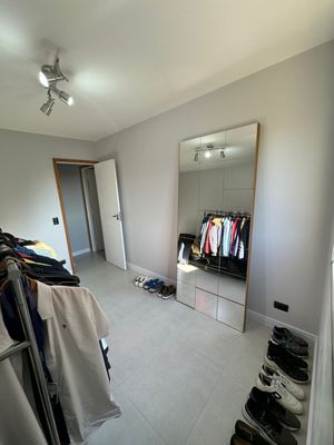 Image 19 - 501495