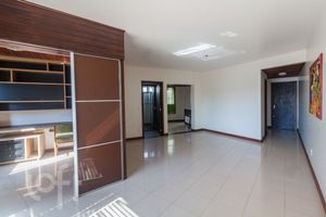 Image 3 - 505577
