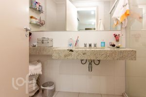 Image 14 - 506998