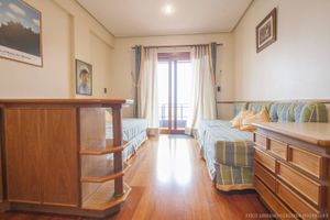 Image 14 - 5070