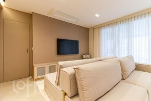 Image 18 - 507523