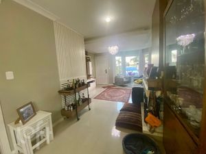 Image 7 - 507941