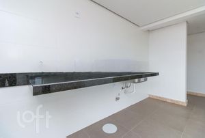Image 12 - 511755