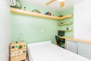 Image 12 - 518812