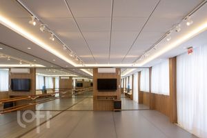 Image 24 - 521143