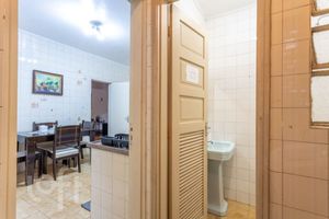 Image 42 - 523422